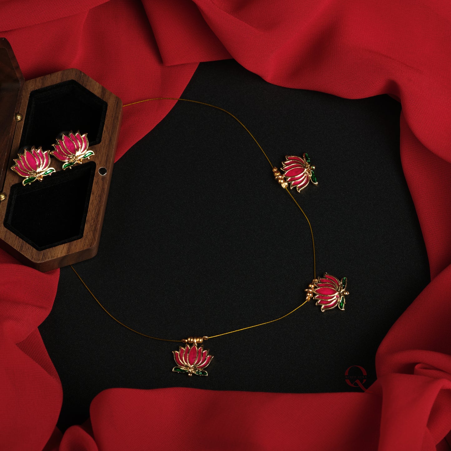 Invisible Chain Lotus Necklace NKB34